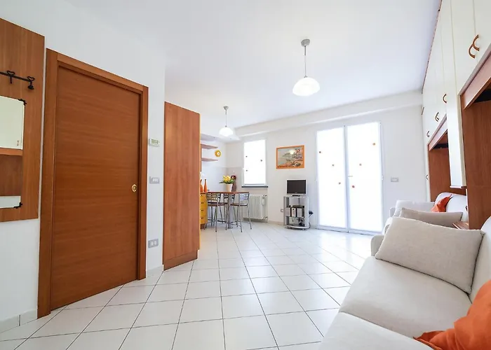 Daire Terrazza Del Gelsomino With Terrace And Open View Borghetto Santo Spirito