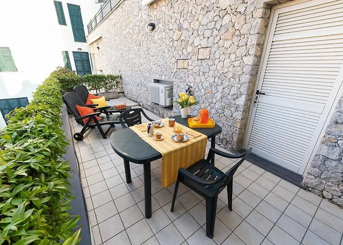 شقة Terrazza Del Gelsomino With Terrace And Open View بورجيتو سانتو سبيريتو